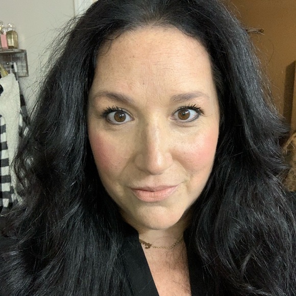 Meet your Posher, Melissa - Picture 2 of 4